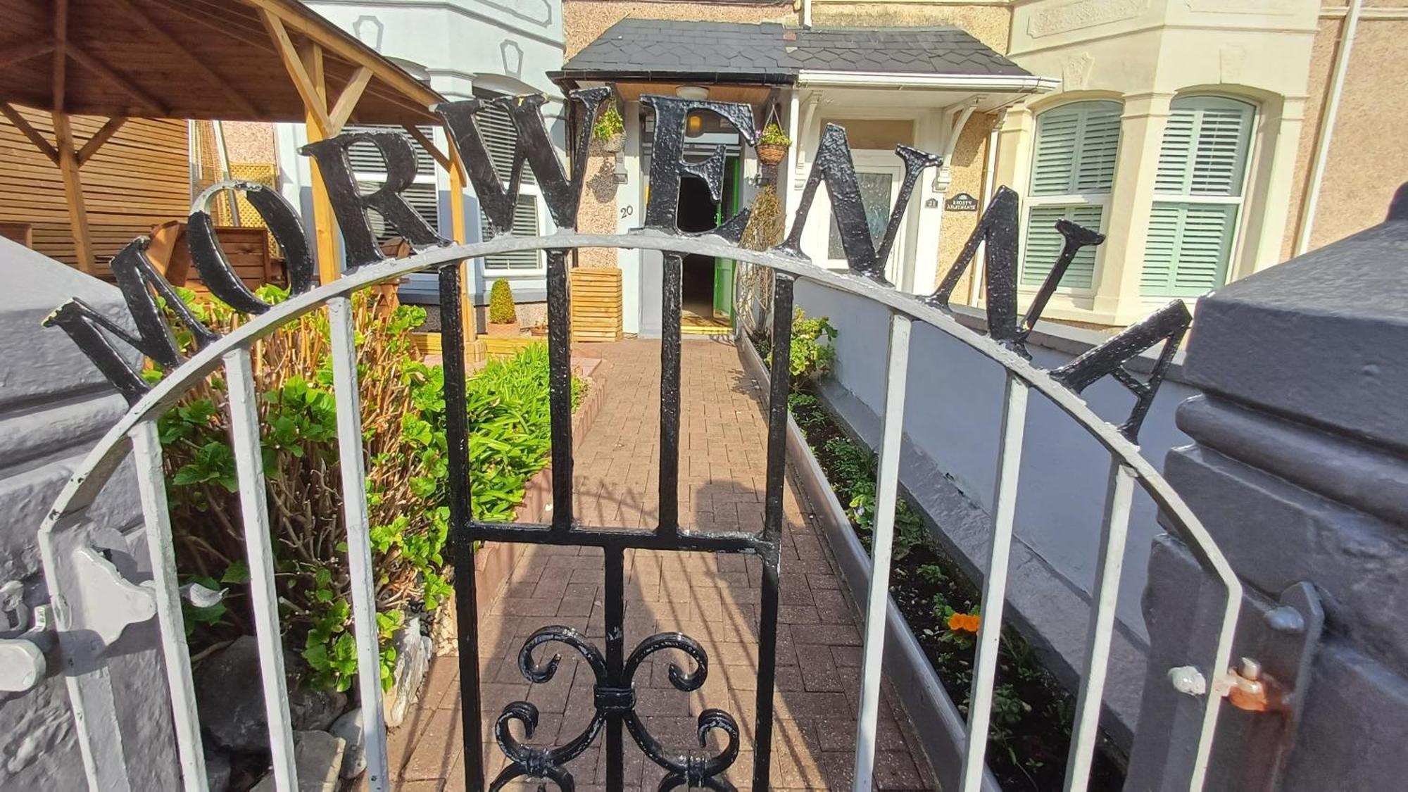 Morwenna Luxury Holiday Apartments Llandudno Luaran gambar